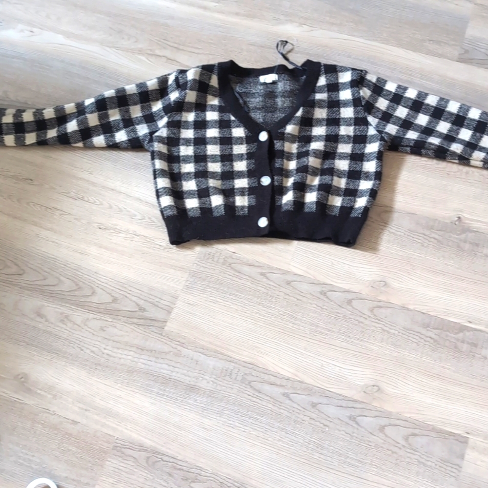 2 Sweaters - Picture 1 of 3